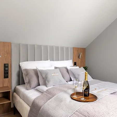 Balice Premium - By Upstairs Lejlighed *