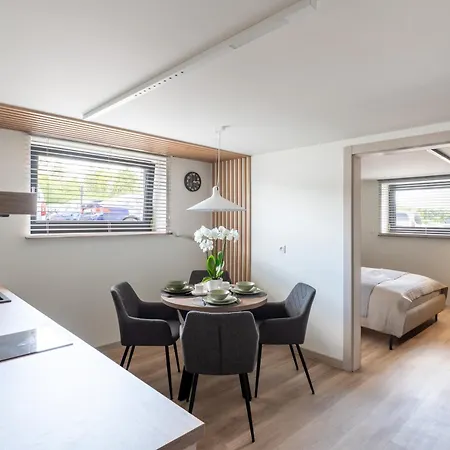 Balice Premium - By Upstairs *