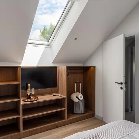 Balice Premium - By Upstairs