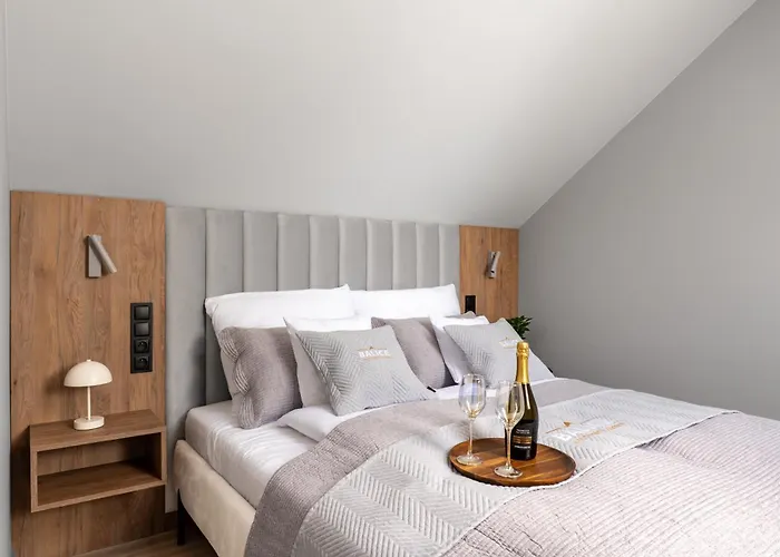 Balice Premium - By Upstairs Apartmán *